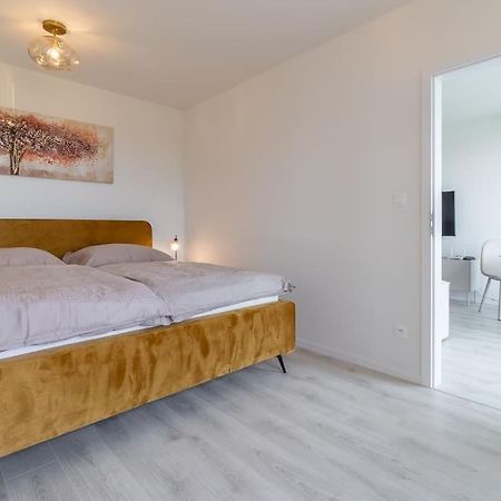 Cozy Apartment Near City Centrum And Bratislava Airport ภายนอก รูปภาพ