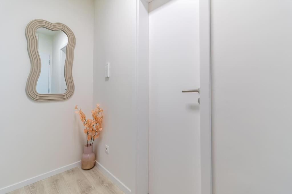Cozy Apartment Near City Centrum And Bratislava Airport ภายนอก รูปภาพ