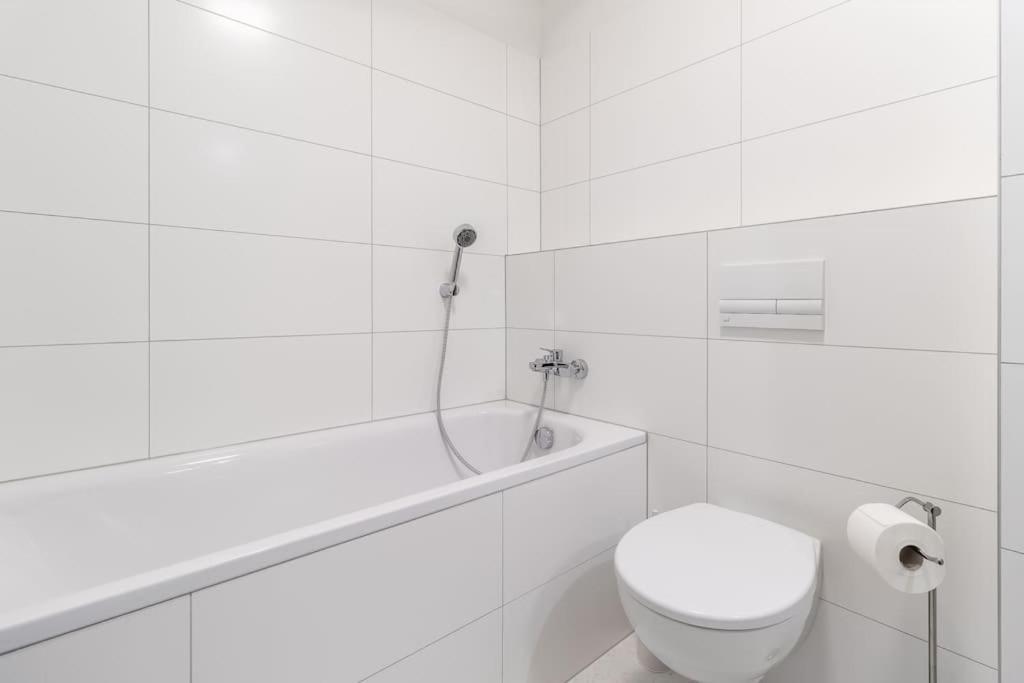 Cozy Apartment Near City Centrum And Bratislava Airport ภายนอก รูปภาพ