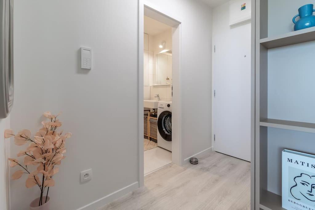 Cozy Apartment Near City Centrum And Bratislava Airport ภายนอก รูปภาพ