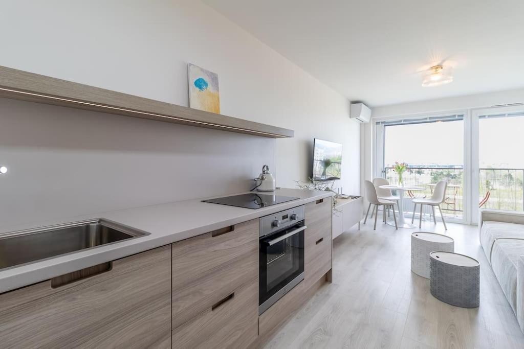 Cozy Apartment Near City Centrum And Bratislava Airport ภายนอก รูปภาพ