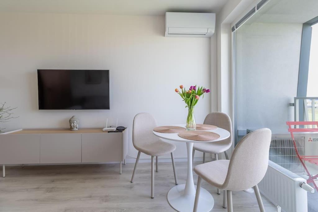 Cozy Apartment Near City Centrum And Bratislava Airport ภายนอก รูปภาพ