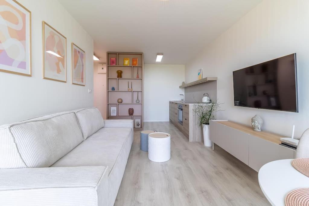 Cozy Apartment Near City Centrum And Bratislava Airport ภายนอก รูปภาพ