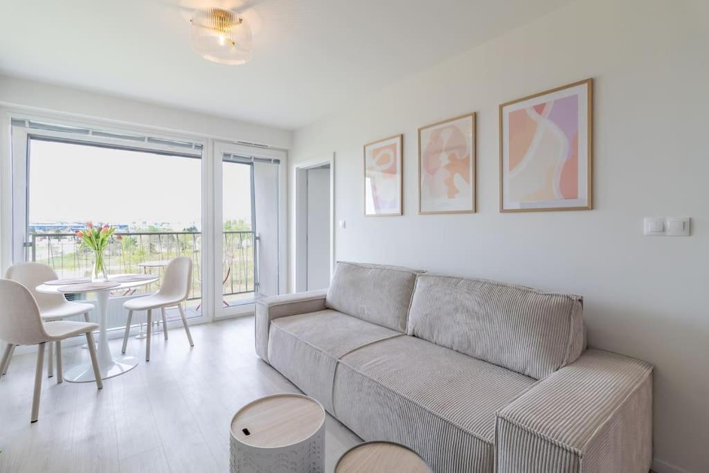 Cozy Apartment Near City Centrum And Bratislava Airport ภายนอก รูปภาพ